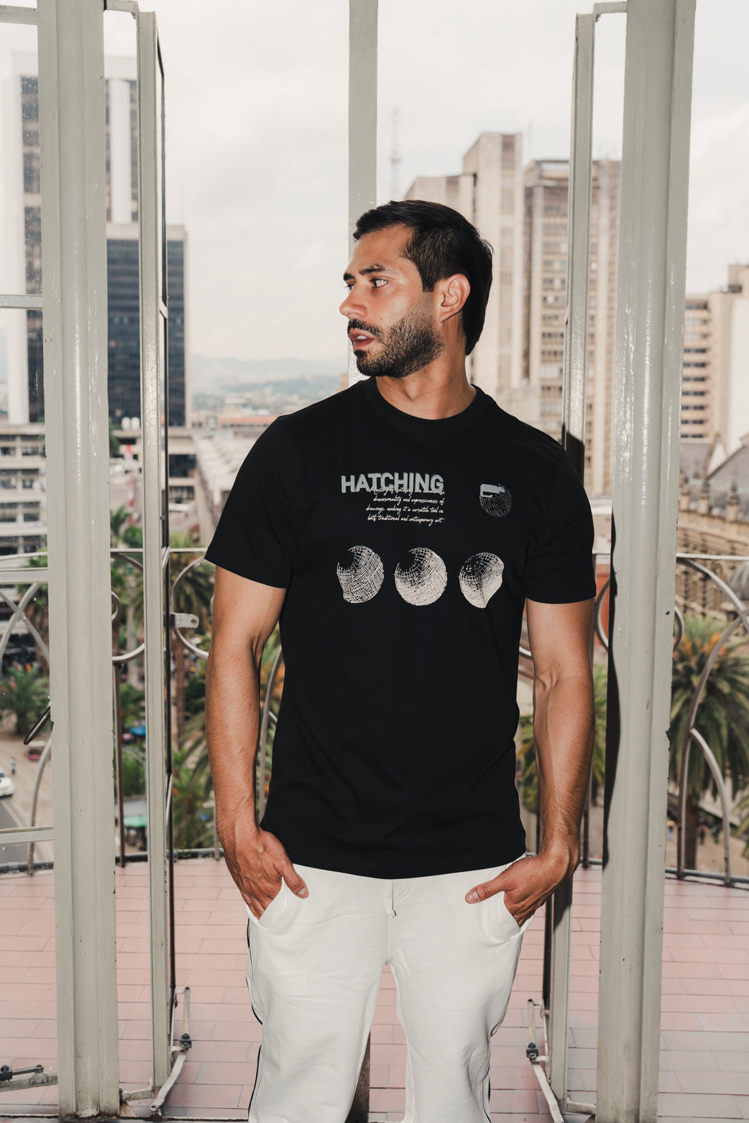 TSHIRT - HATCHING NEGRO
